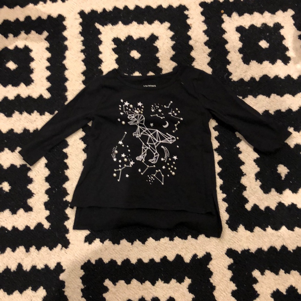 Girls size 6/6x dinosaur, stars, pearls t-shirt
